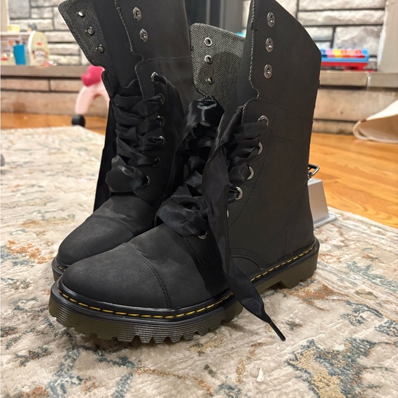 Vintage Dr. Martens Yuba Fold Down Herringbone Lace Combat Boot - Picture 3 of 5